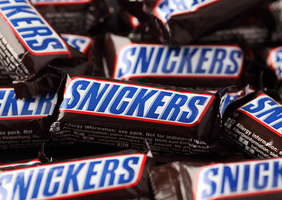 Free candy alert: Snickers is giving away 1 million free fun size bars