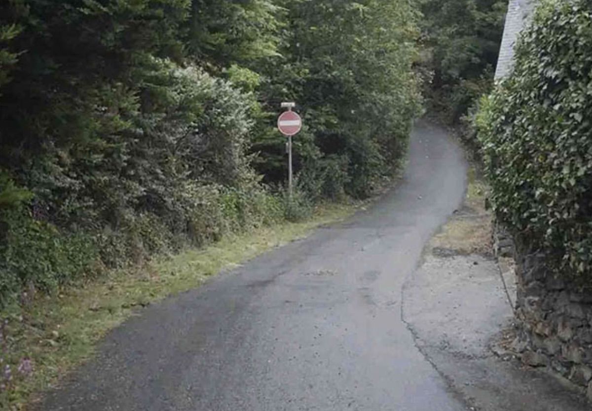 Улица крутого. Ффордд пен Лех самая крутая улица в мире. The steepest Street. Самая крутая асфальтированная дорога — Ффордд пен Лех.