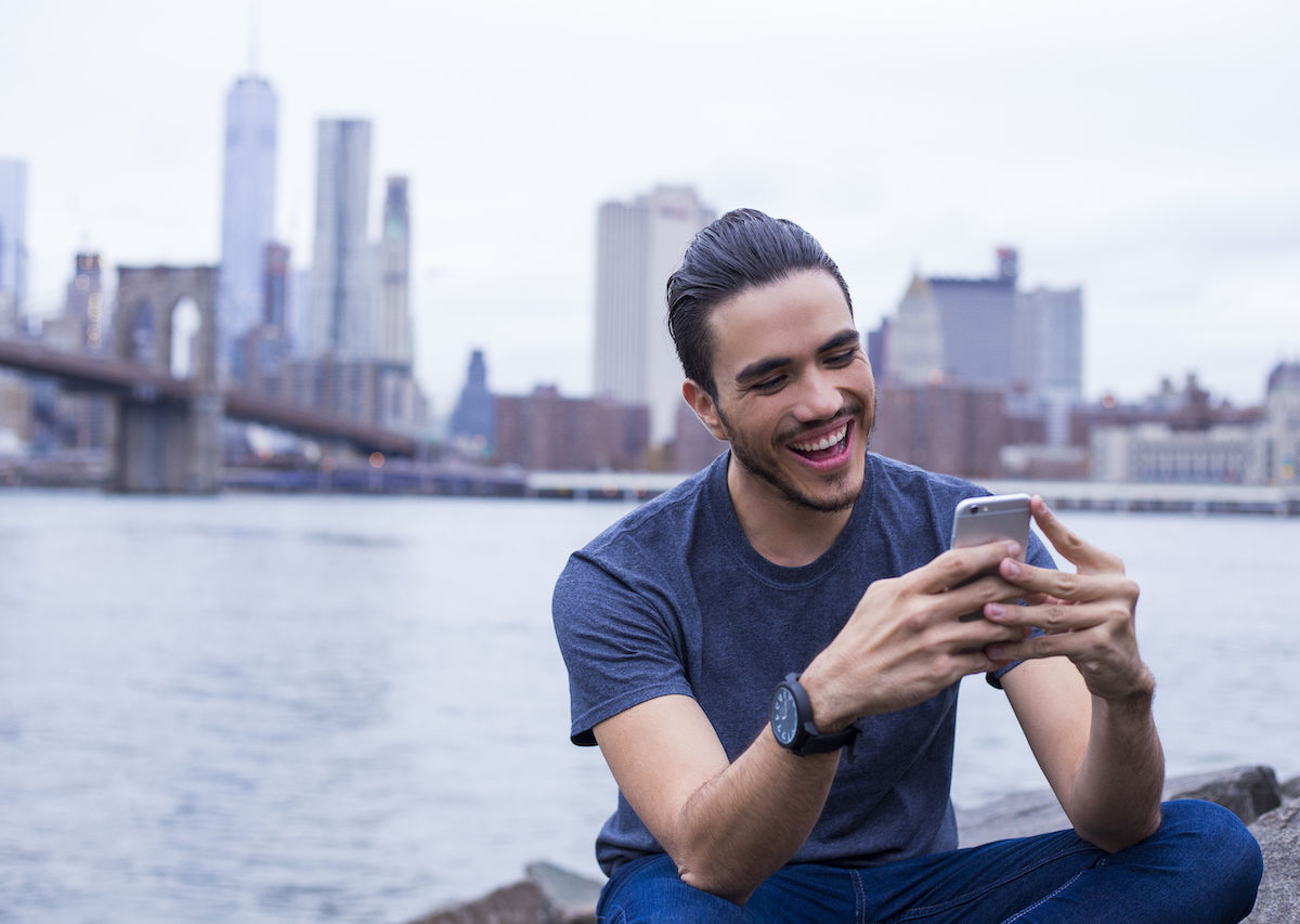 Dating Apps for LGBTQ Travelers