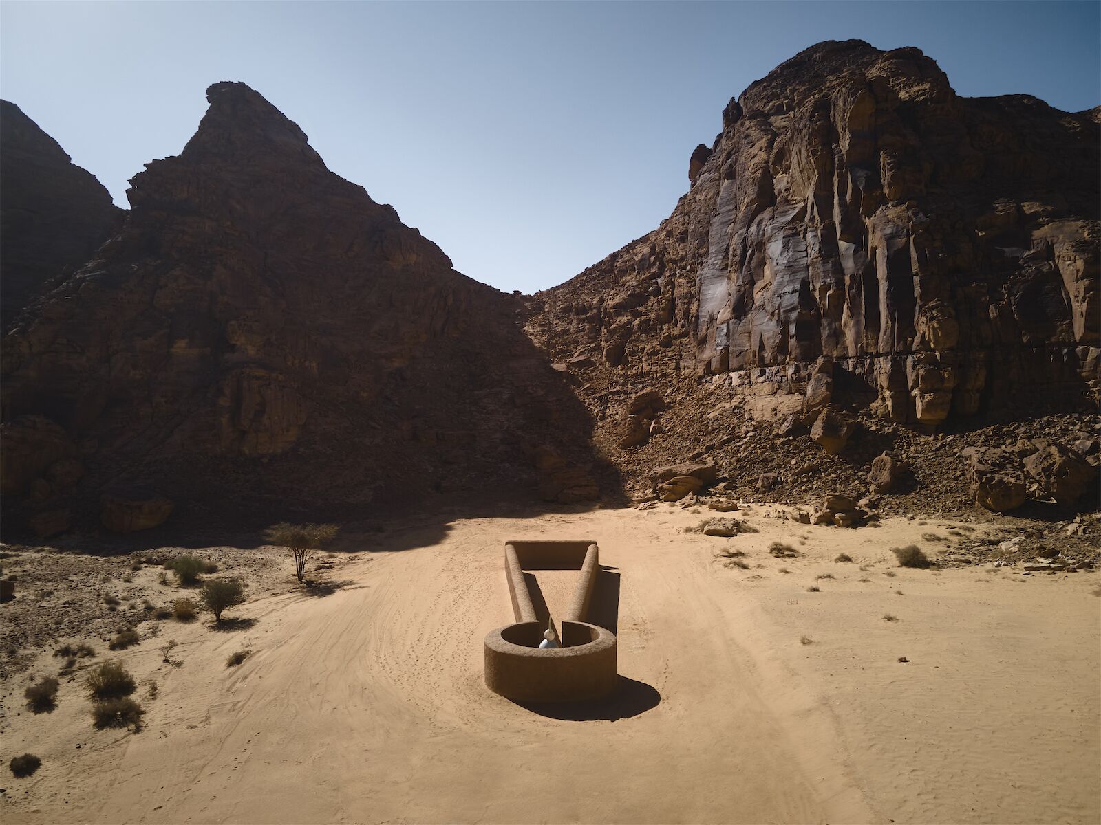 Art installation in the shape of a key hole in the Saudi Arabian desert for Desert X 2022.