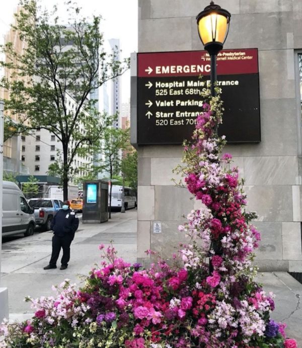 Flower Arrangements to Honor Healthcare Workers Appear in New York City