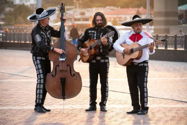 11 Mariachi Covers of Rock Classics [Vids]