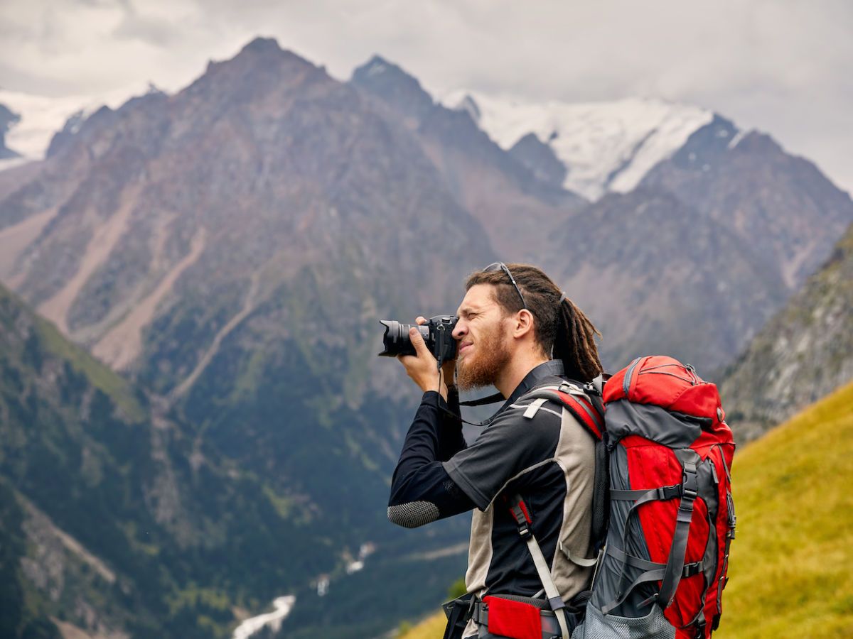 backpacking with camera and laptop Cwatcun Professional Backpack - Waterproof DSLR/SLR/Mirrorless Camera Case - Compatible Sony, Canon, Nikon Reviewing the Manfrotto PRO Light
