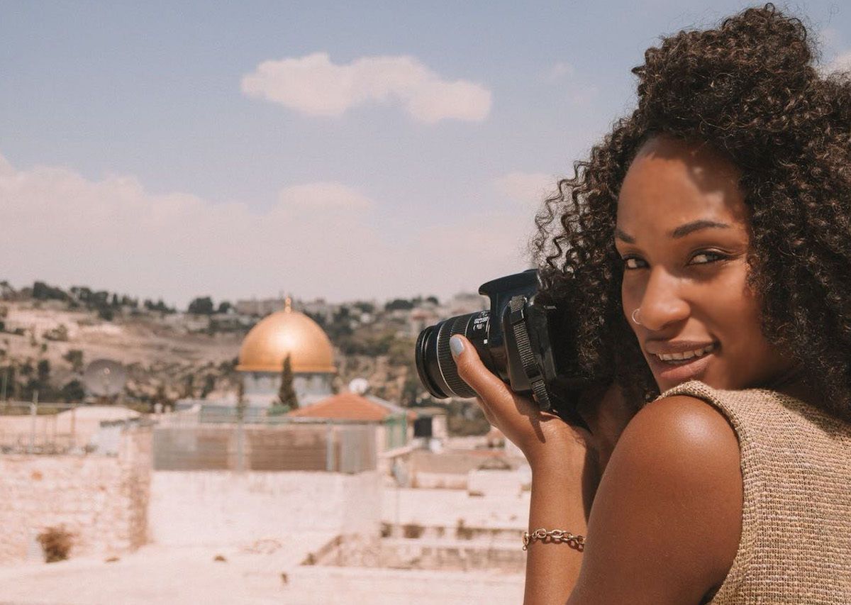 Author Martinique Lewis Reimagines ‘The Negro Motorist Green Book’