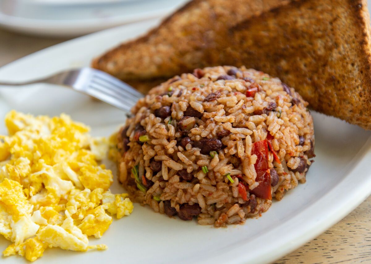 Making Gallo Pinto With a Crazy Costa Rican