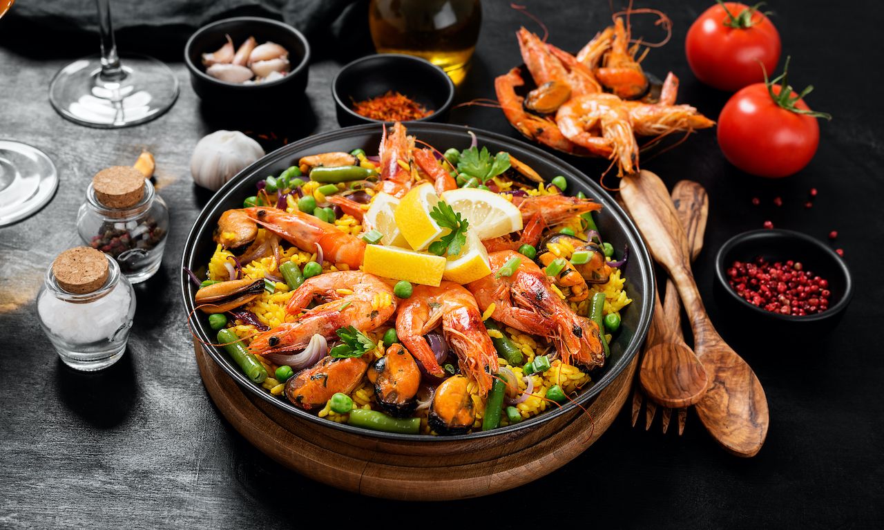 Seafood paella