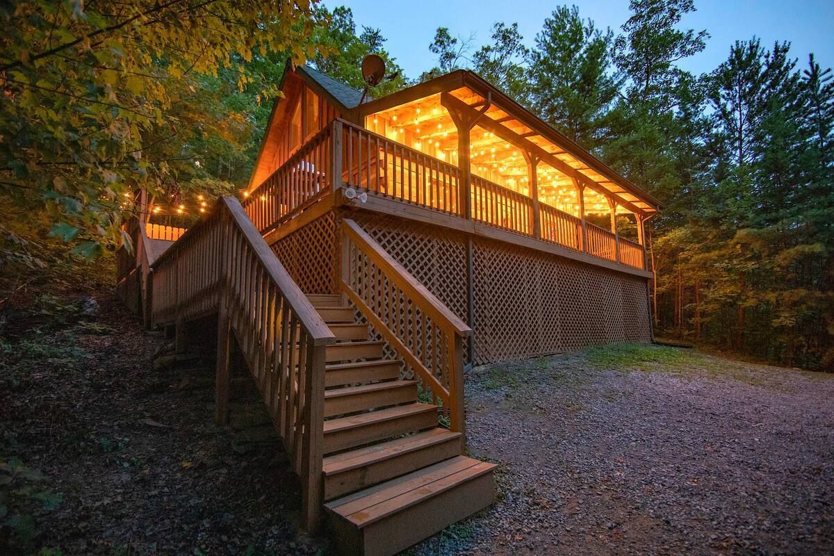Secluded cabin with sunset views in Sevierville Tennessee for rent on Airbnb