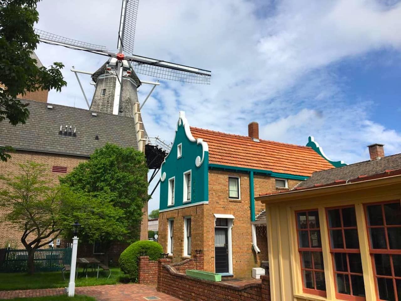 Pella Historical Museum and Tulip Time, King's Day in Dutch culture