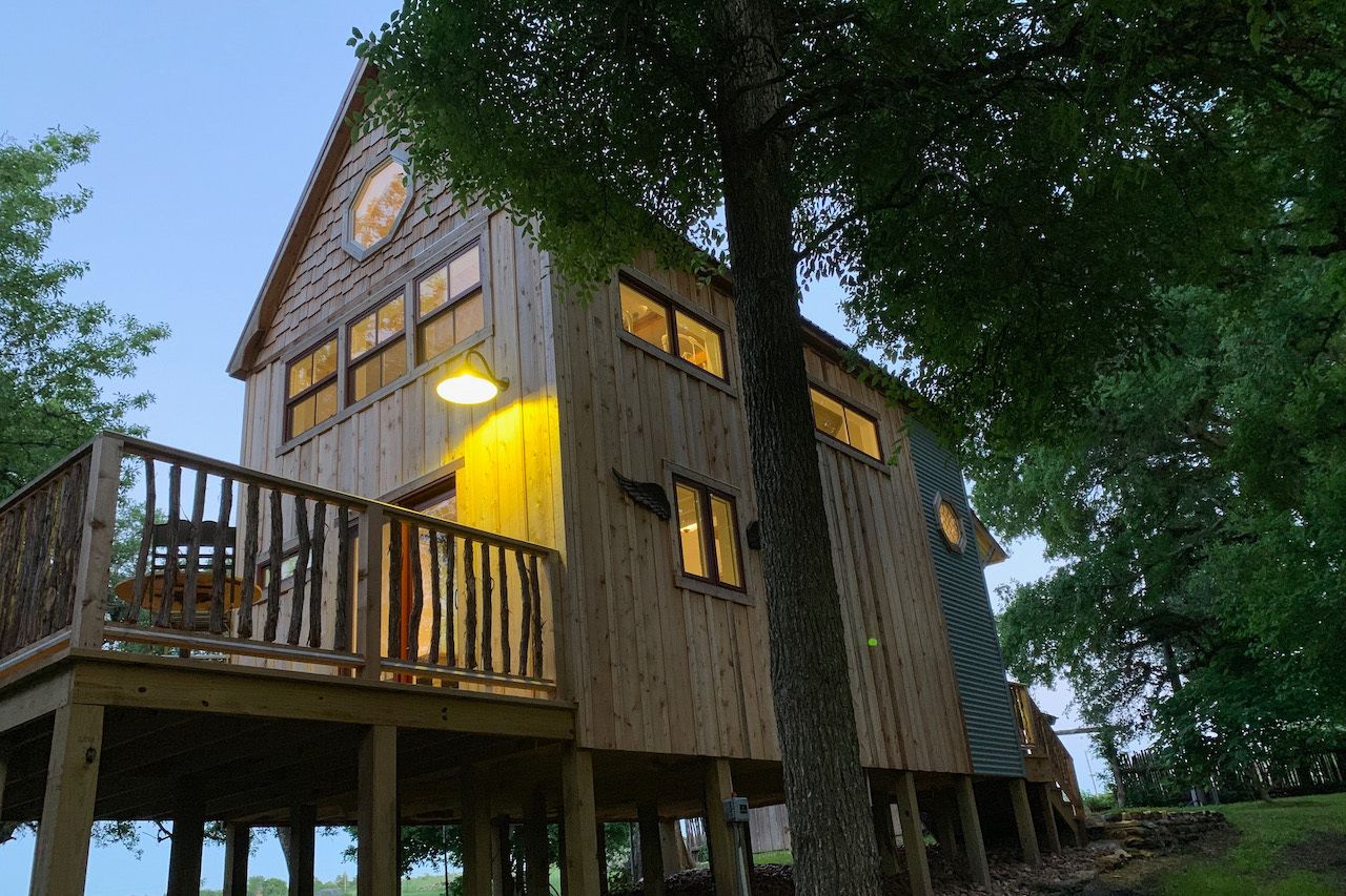 Wooden cabin in Round Top, Texas