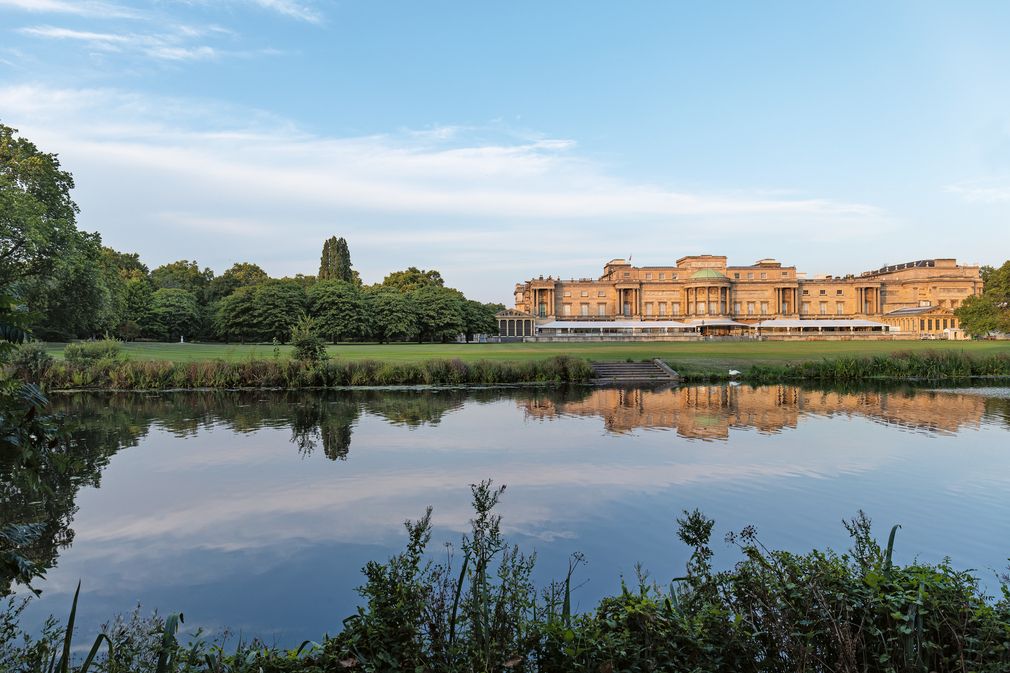 For the First Time in History, the Queen's Buckingham Palace Gardens Are  Open to Visitors