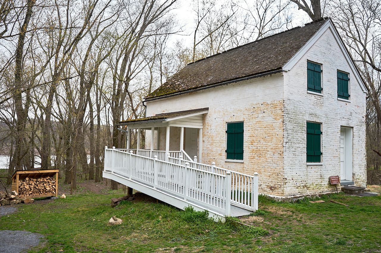 lockhouse on the C&O canal available to rent 