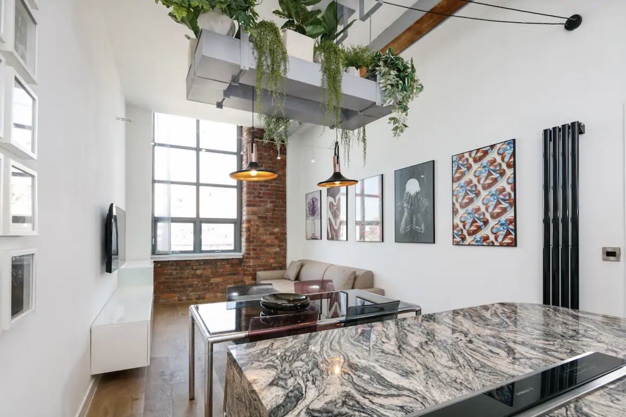Luxe New York boutique apartment, best airbnbs in Manchester