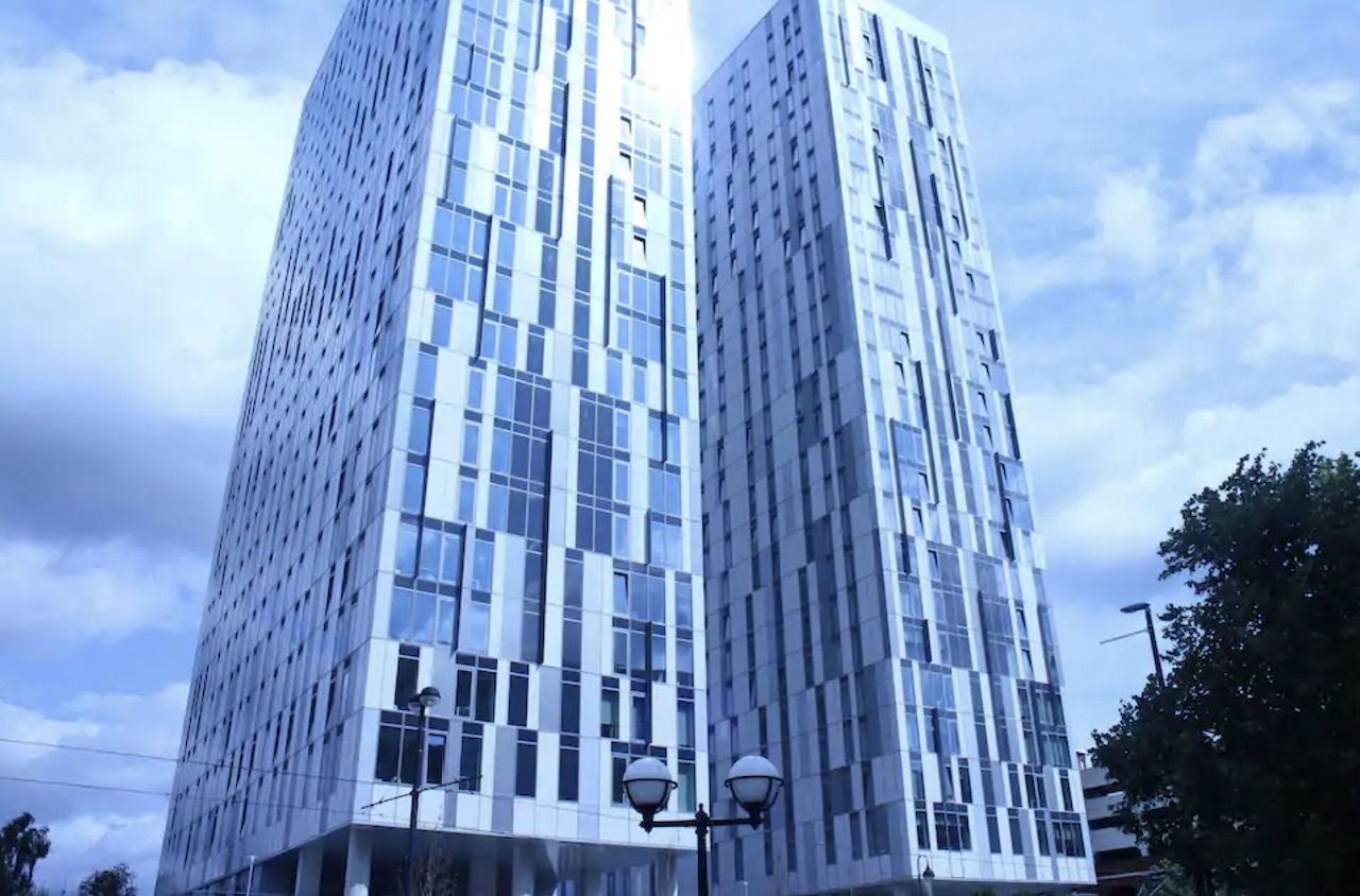 Great new studio flat with stunning panoramic views, The best Airbnbs in Manchester