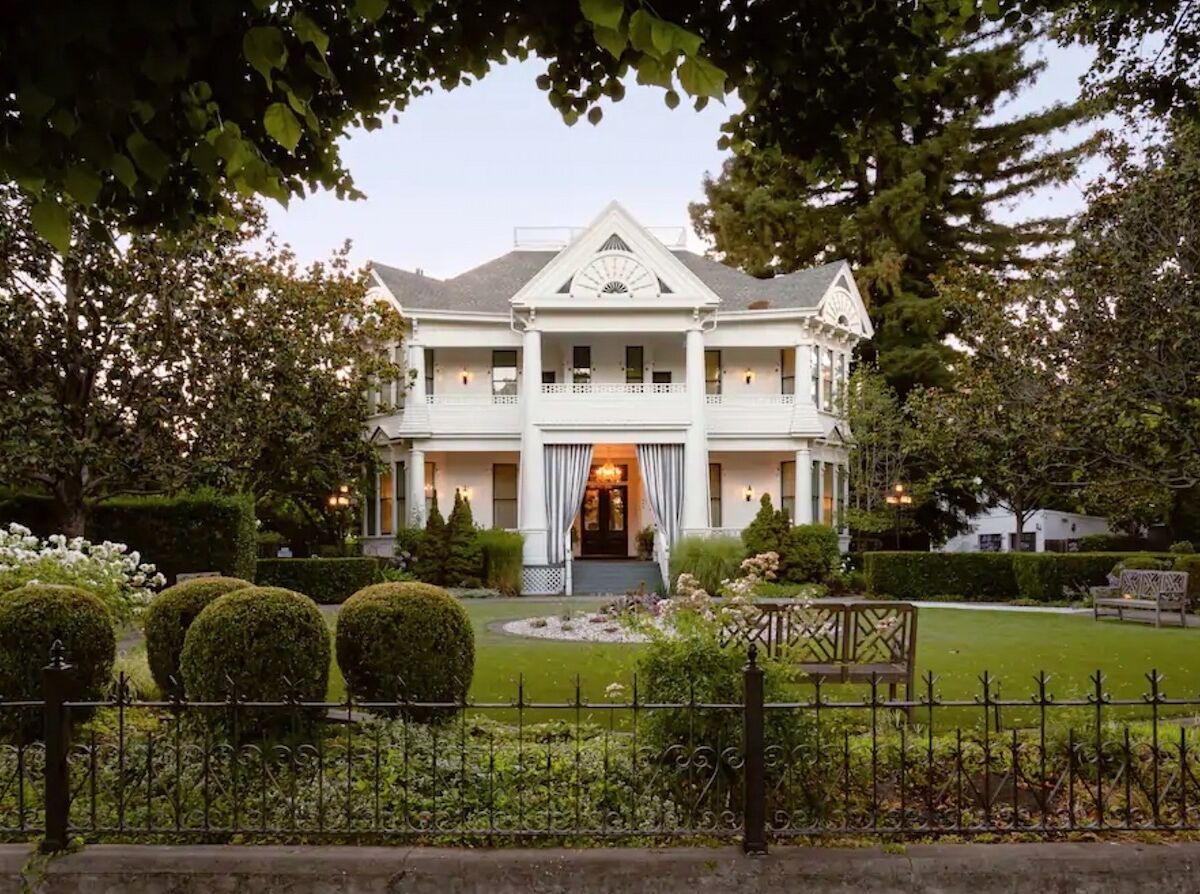 Best Luxury Airbnbs for a Napa Valley Bachelorette Party