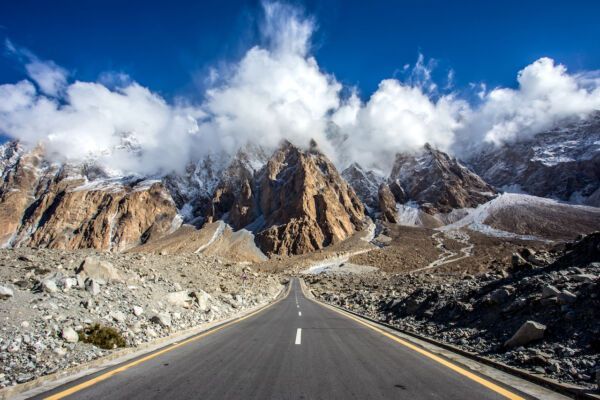 Guide to Traveling to Along the Karakoram Highway in Pakistan and China