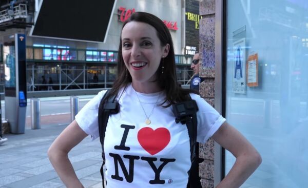 Youtuber Sarah Funk Discovers All The Way New York Tourists Are Scammed 2371