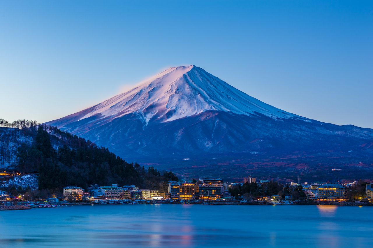 how-to-see-mount-fuji-477041929