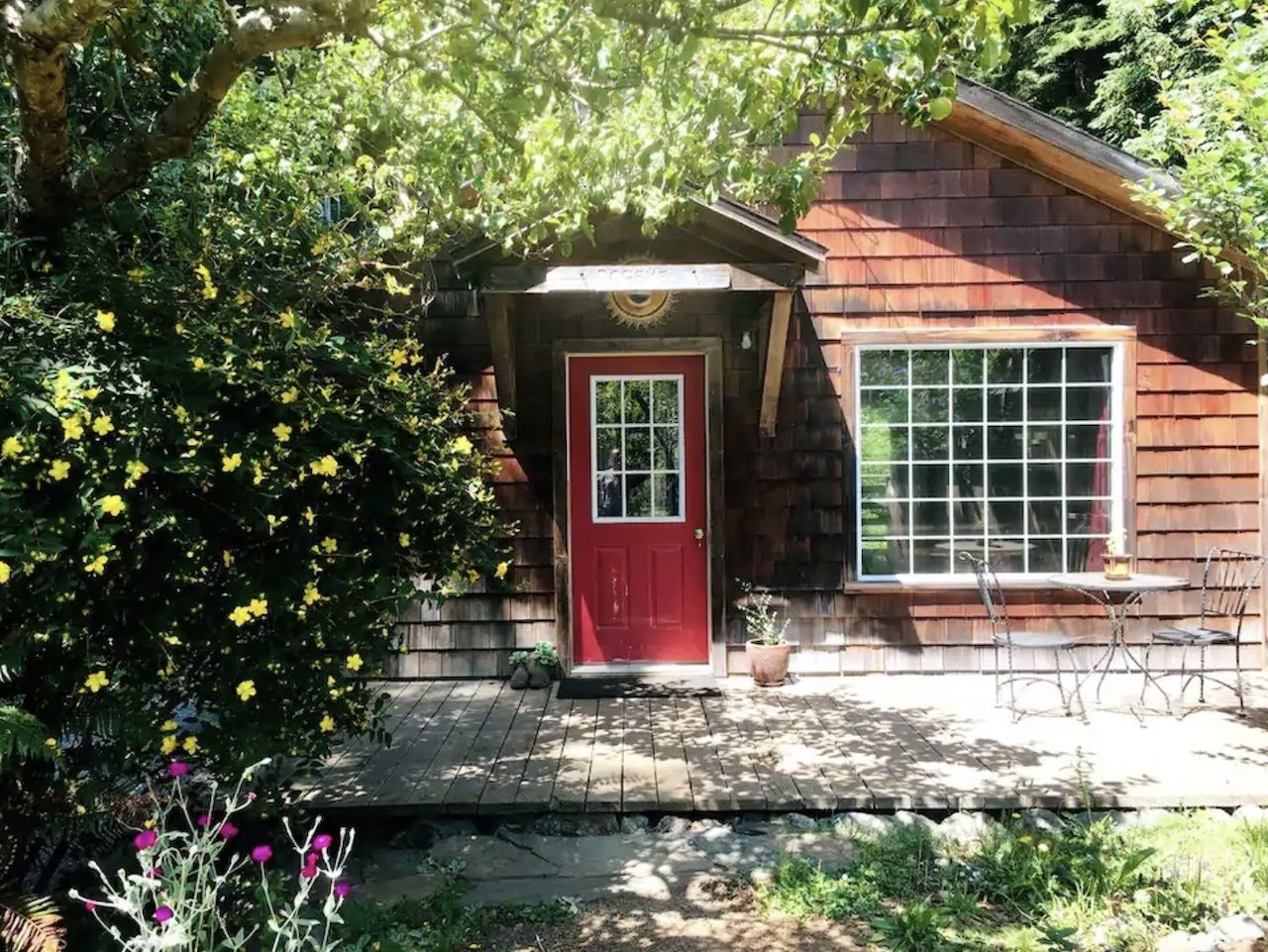 11 Redwoods and Sequoia National Park Airbnb Stays for a Magical Trip