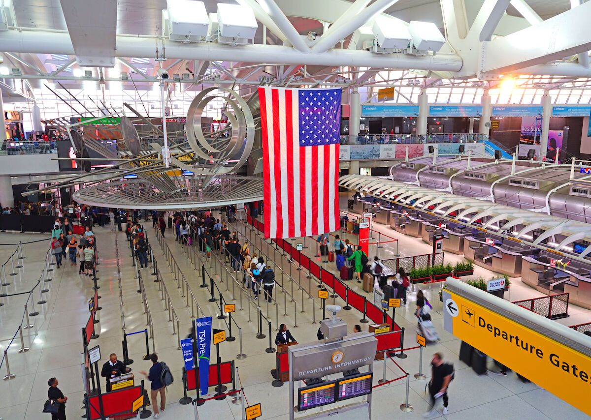 The Best and Worst US Airports for Cheap International Flights