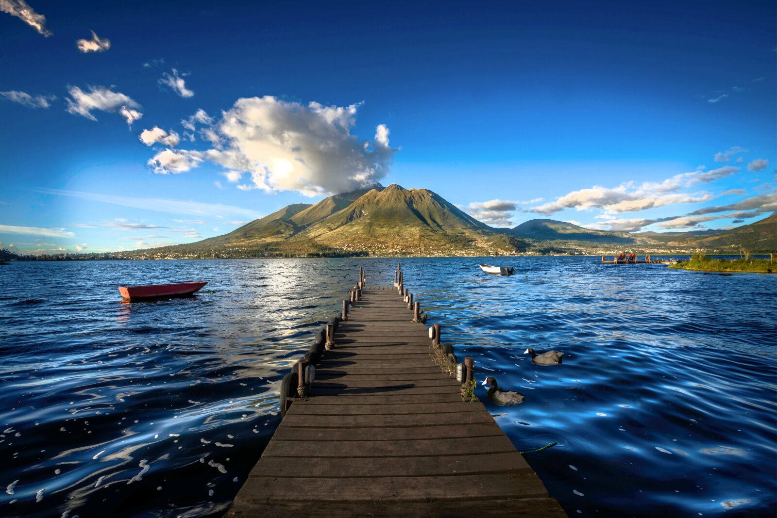 lakes in ecuador - san pablo 