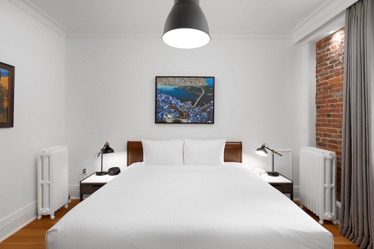victorian-hotel-room-vancouver-hotel-deals
