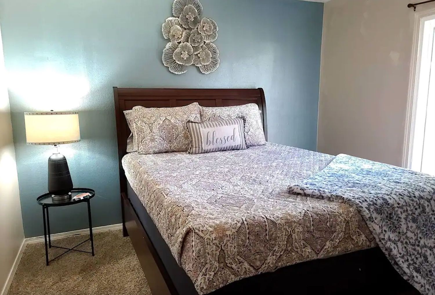 Bedroom in Airbnb available near the Albuquerque International Balloon Festival
