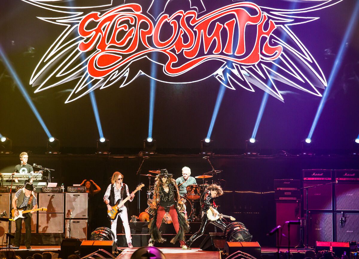 Steven Tyler makes surprise visit to Aerosmith's old Allston apartment -  The Boston Globe