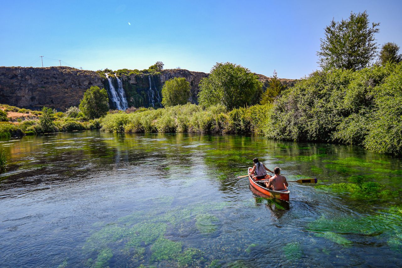 mermaid cove kayaking and waterfall in idaho