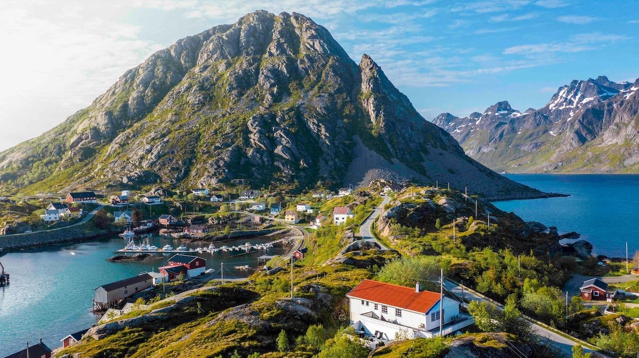 Sundet holiday house Lofoten Airbnbs