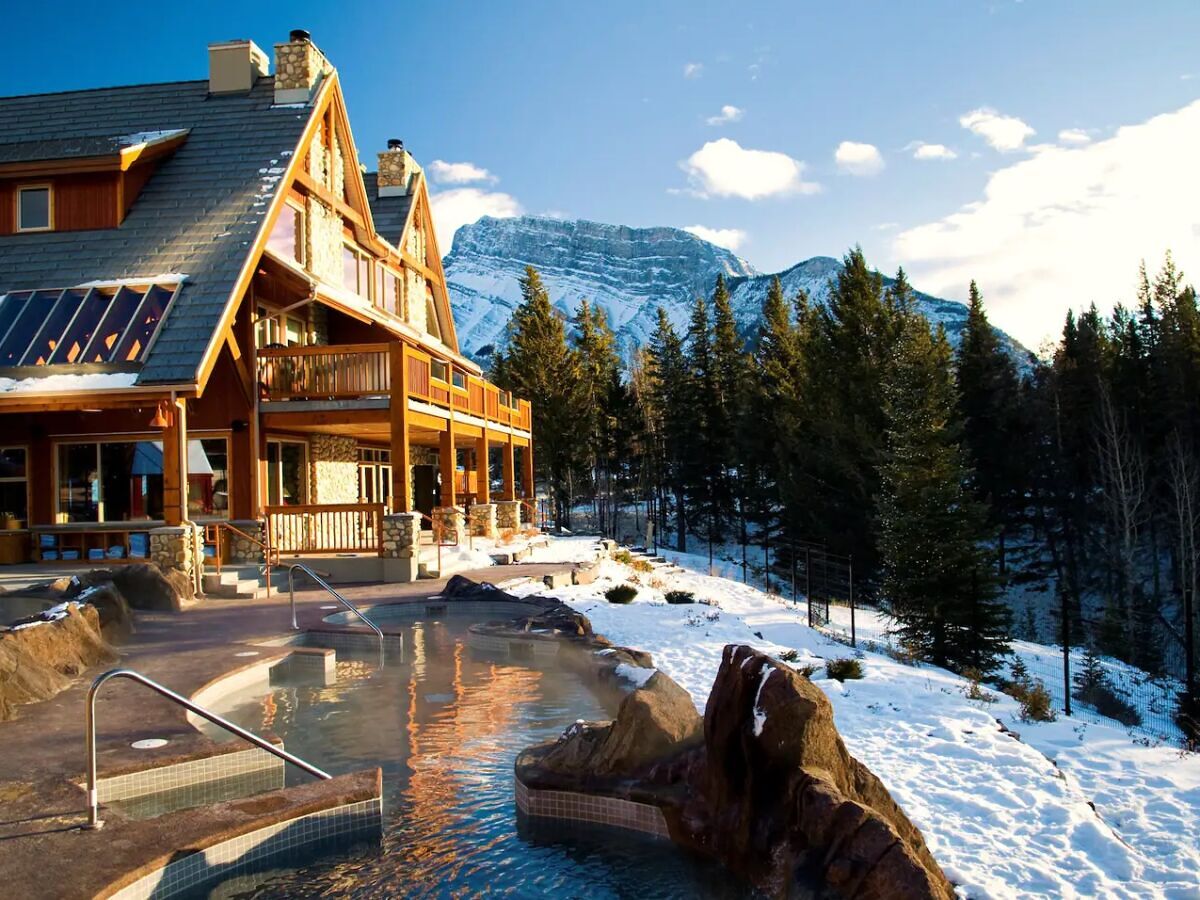 Top 14 Banff Airbnbs For A Magical 2023 Vacation