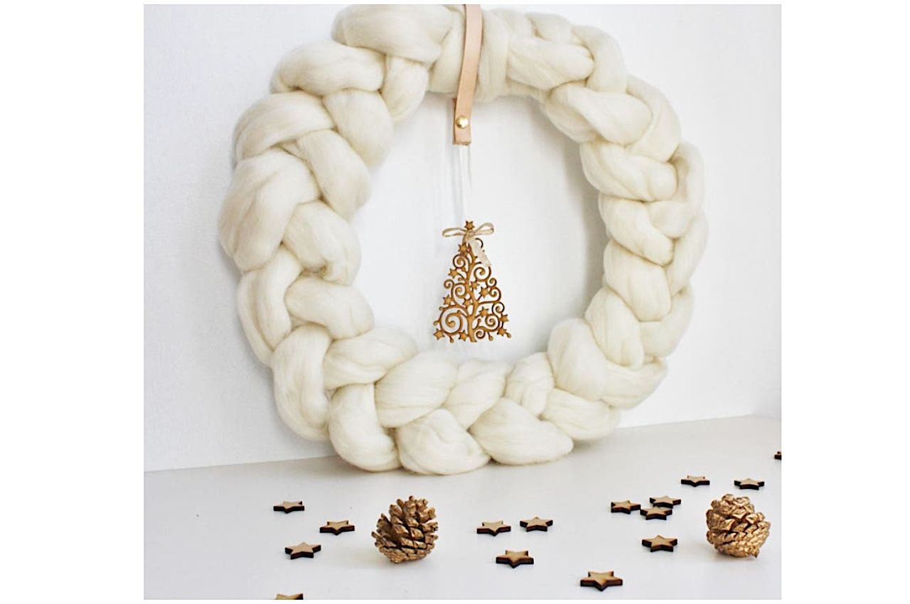 Scandinavian Christmas decor white modern wreath 