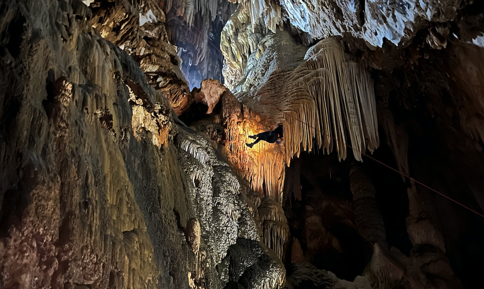 Rappelling in Parque Estadual Caverna do Diabo