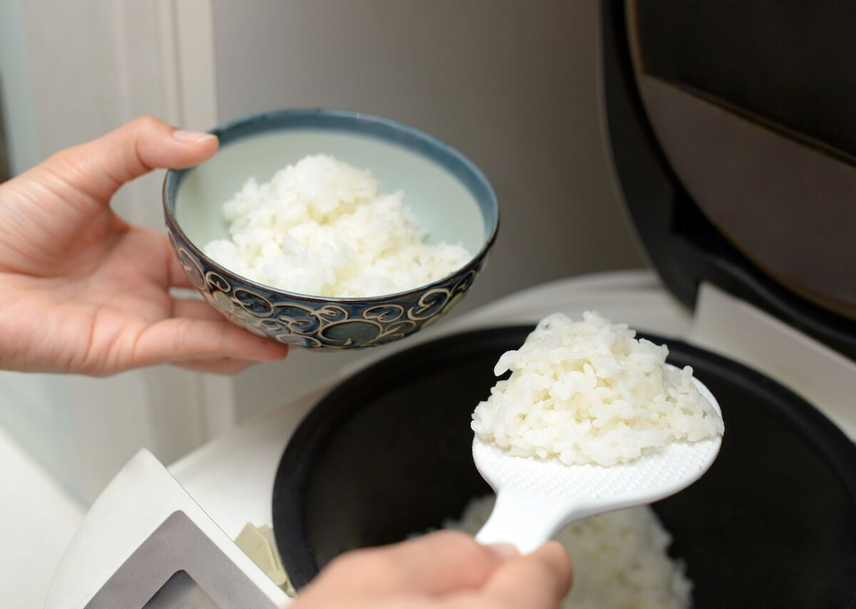 https://cdn1.matadornetwork.com/blogs/1/2021/12/asian-cooking-tools-rice-cooker-header-1200x854.jpg