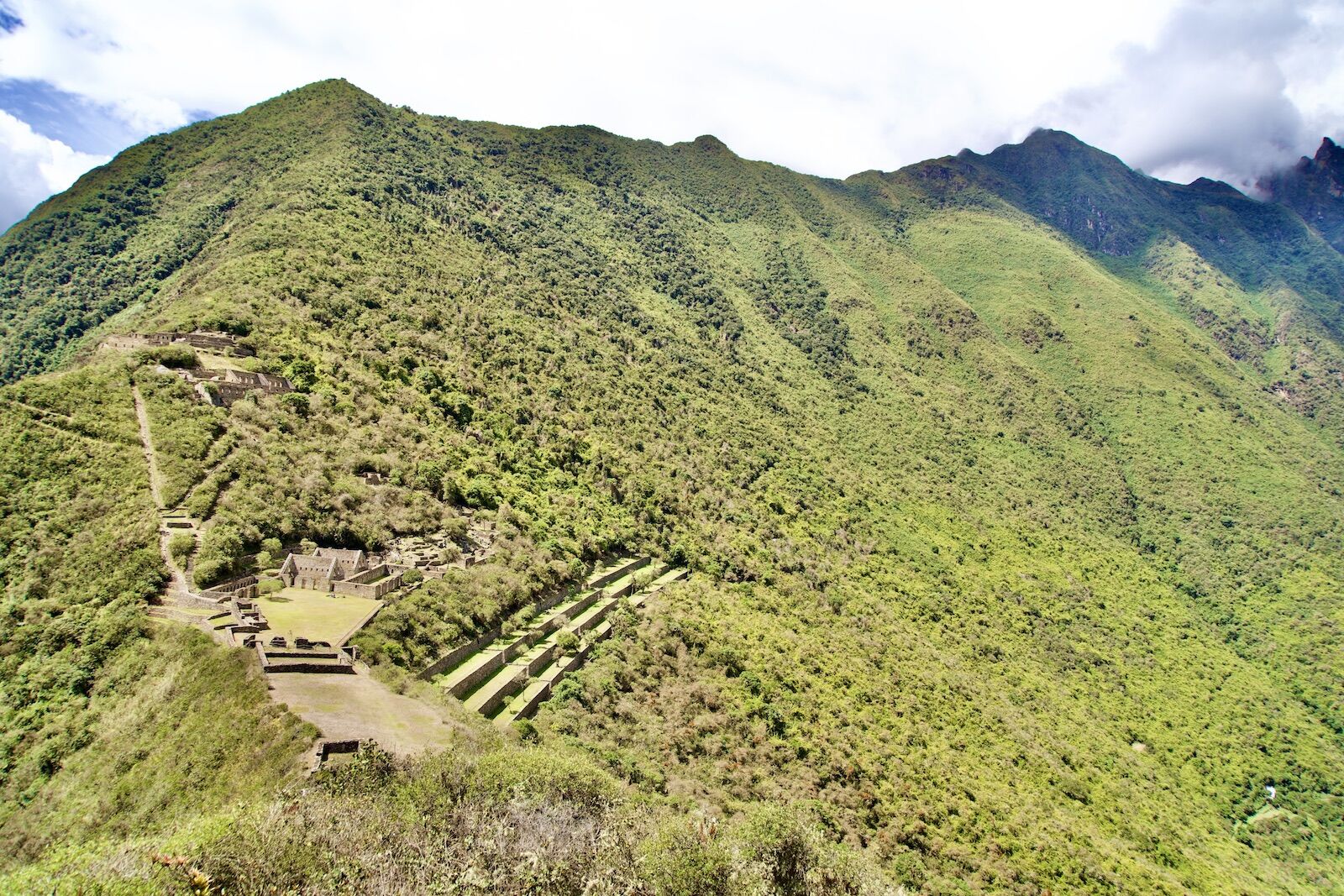 Choquequirao with uncovered buildings on the right
