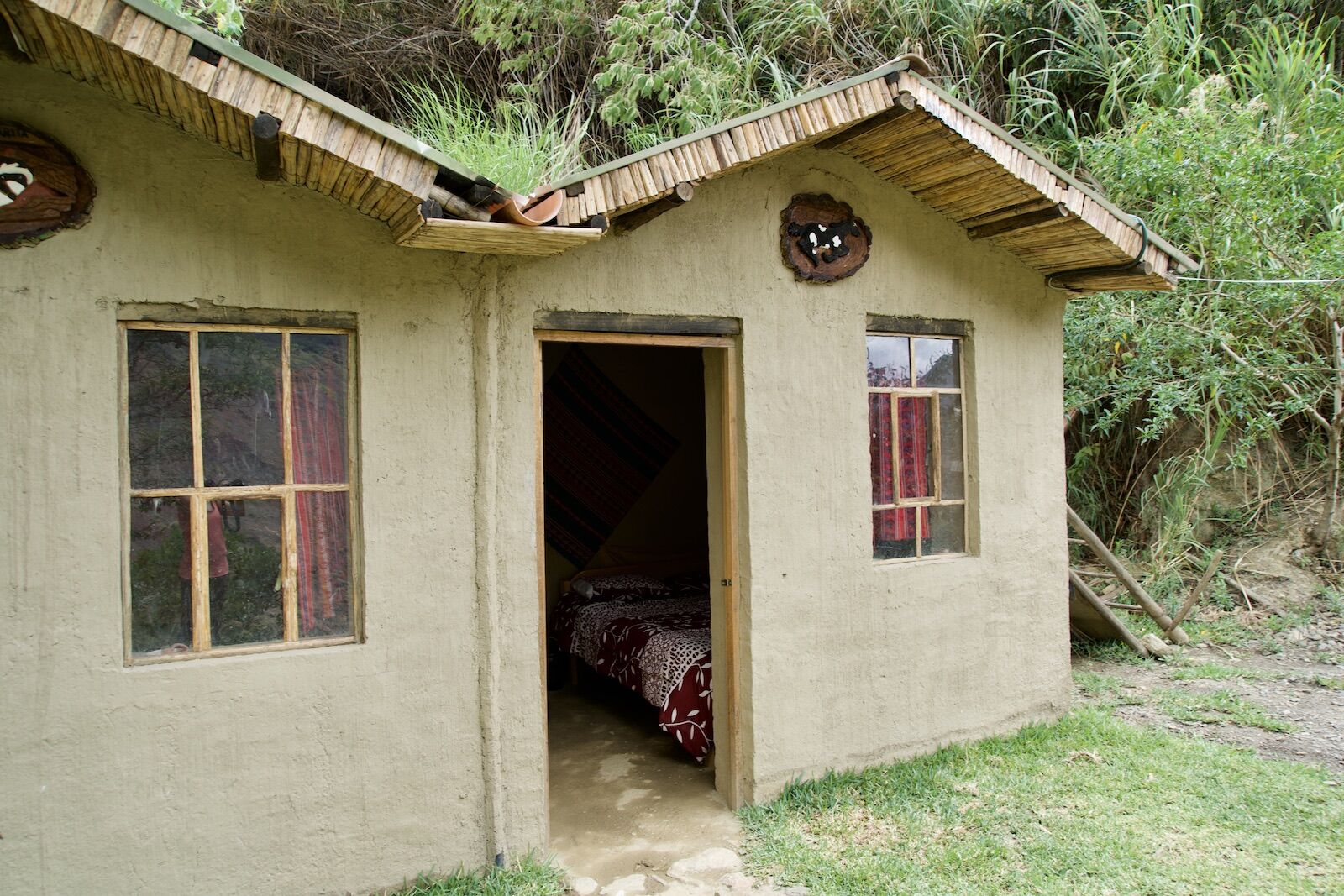 Cabins built by Maykol Connaya Puga along the Choquequirao trek