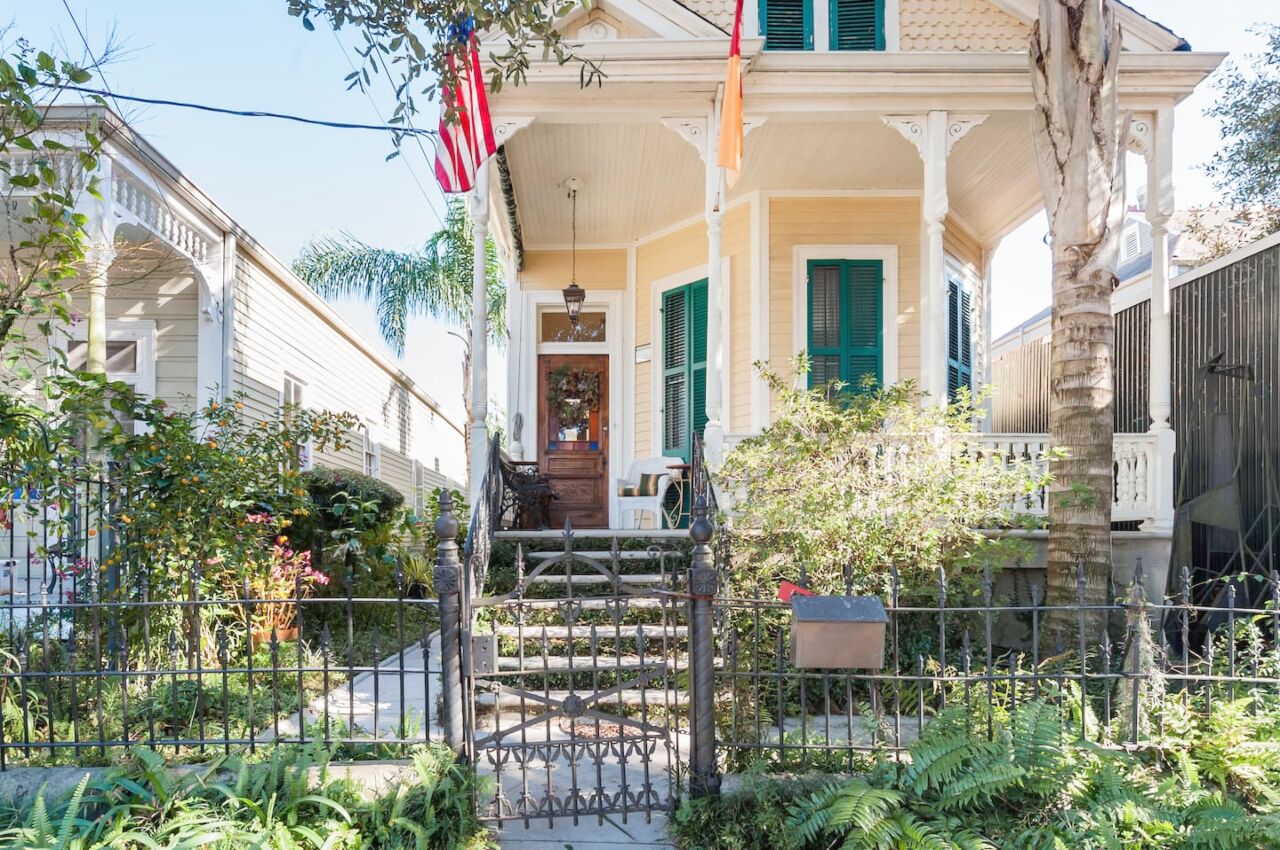 Here Are the Best Mardi Gras Airbnbs for Mardi Gras 2022