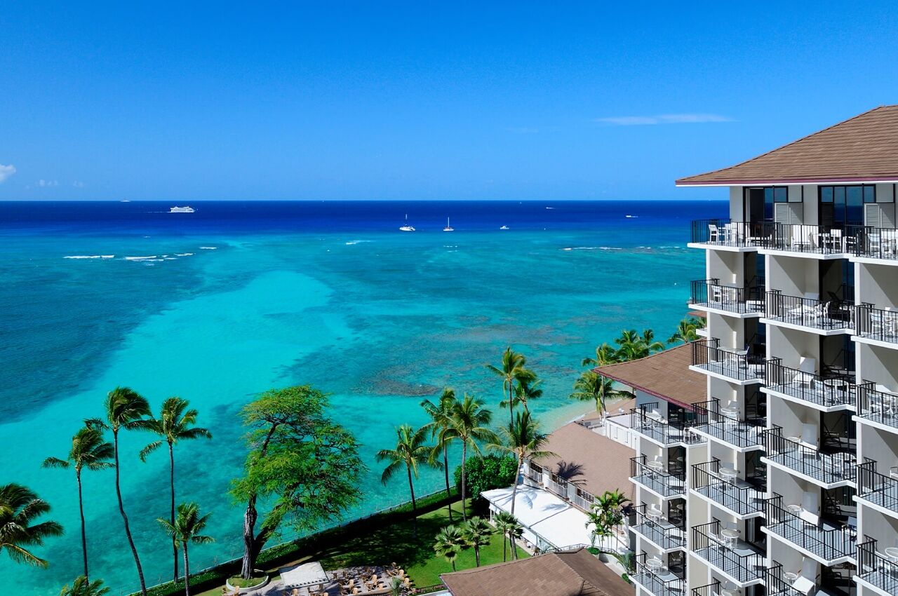 External photo of the Halekulani Hotel in Hawaii one of the most luxurious hotels in the US 