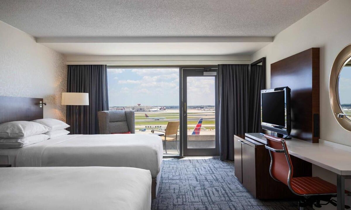 These Are The Best Hotels Near Atlanta Airport For Each Rewards Program   Renaissance Concourse Hotels Near Atlanta Airport 2 1200x720 