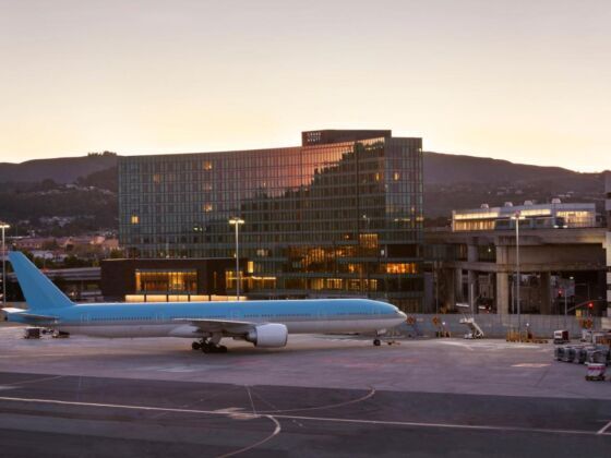 Grand Hyatt San Francisco Airport Hotels 2 560x420 
