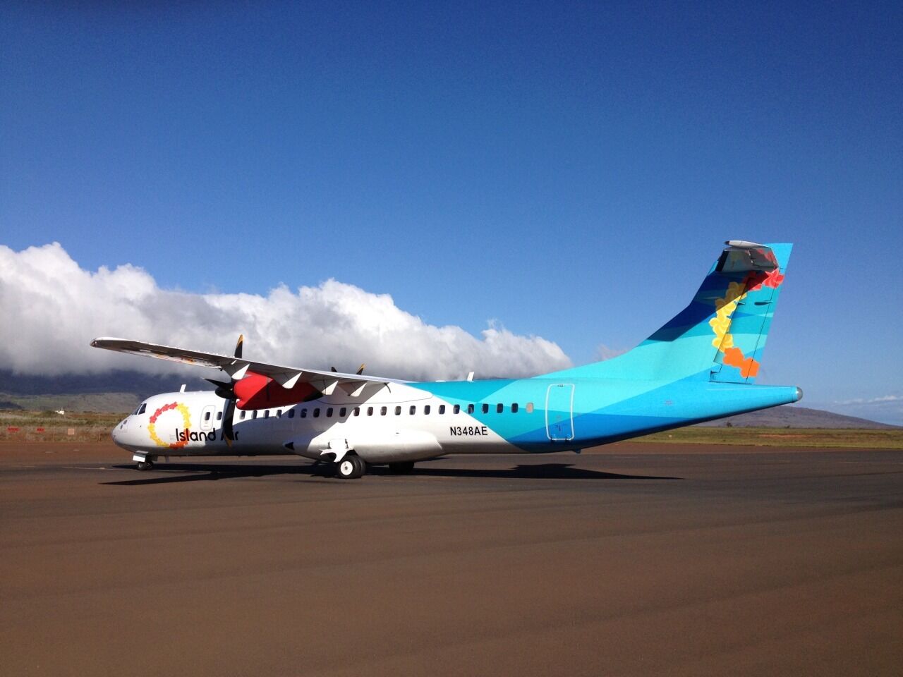 Airplane livery of Island Air airline in Hawaii