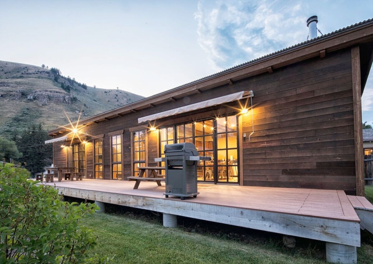 These Yellowstone Airbnbs make the perfect gateway near each park entrance
