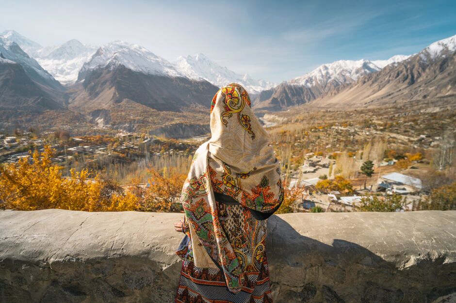female traveler in pakistan