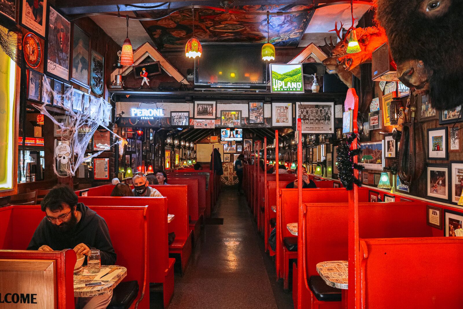 Nick's-Interior-bloomington-indiana-sports-bars
