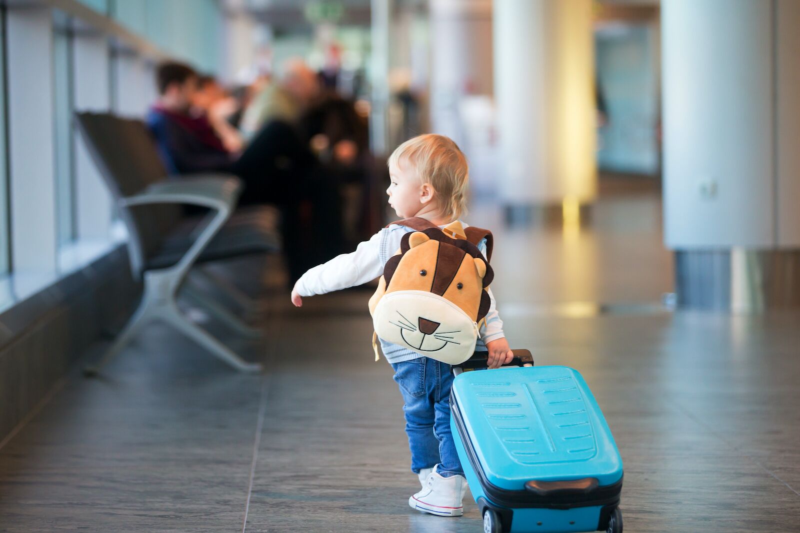 packing tips for traveling with children - airport