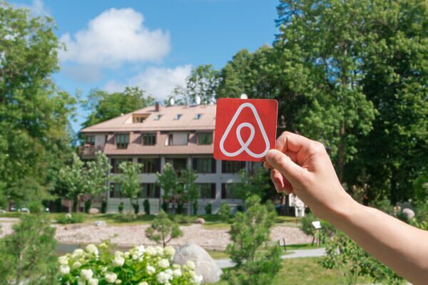 What To Look For In An Airbnb Property, According To Airbnb Hosts