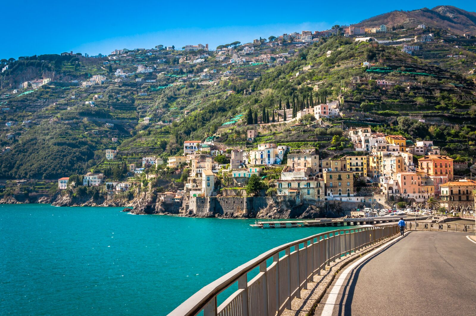 road along amalfi coast