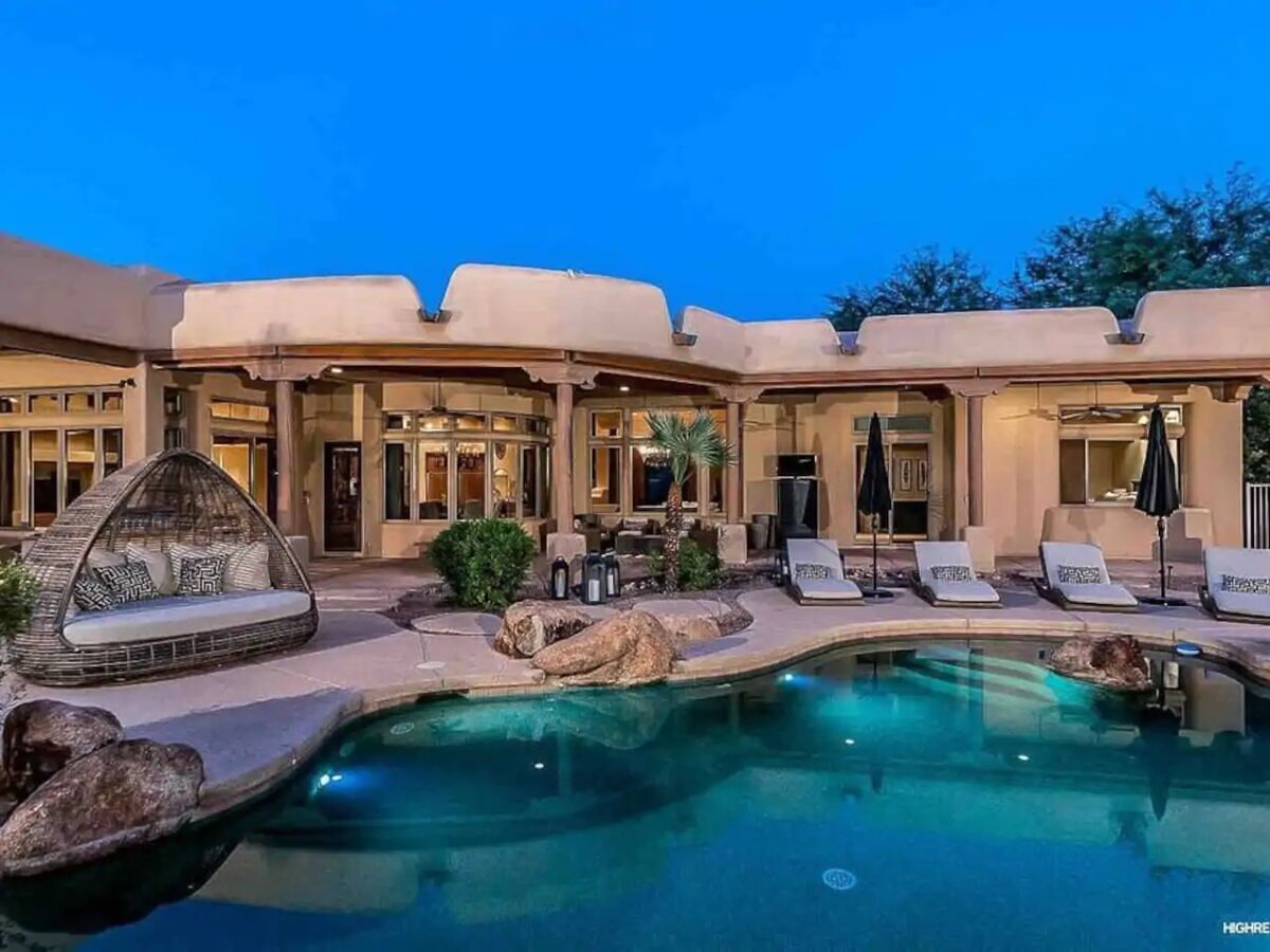 The 11 Best Scottsdale Airbnbs With Pools for Groups and Golf Escapes