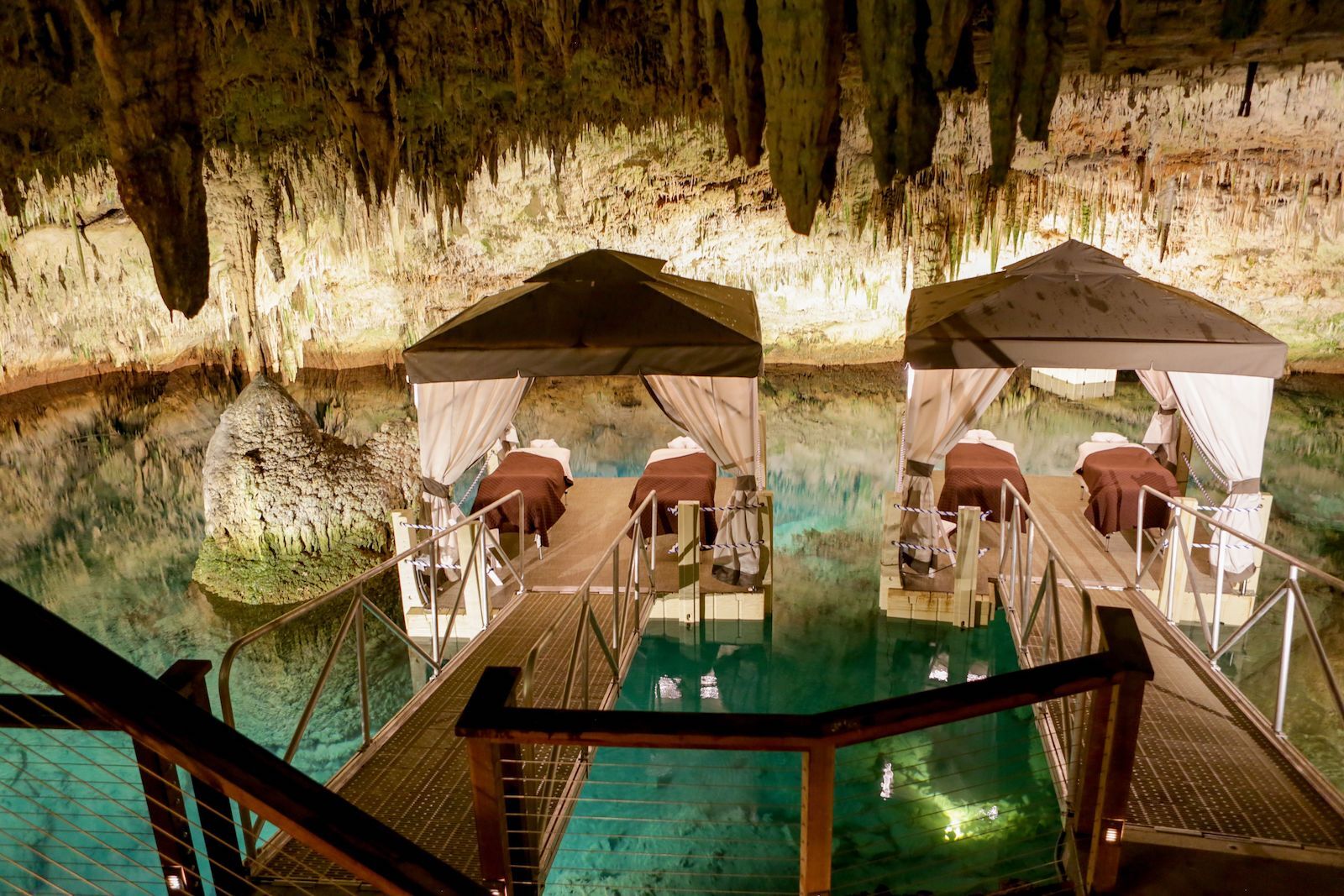 Bermuda Cave - prosperos cave, now a spa with floating massage platforms