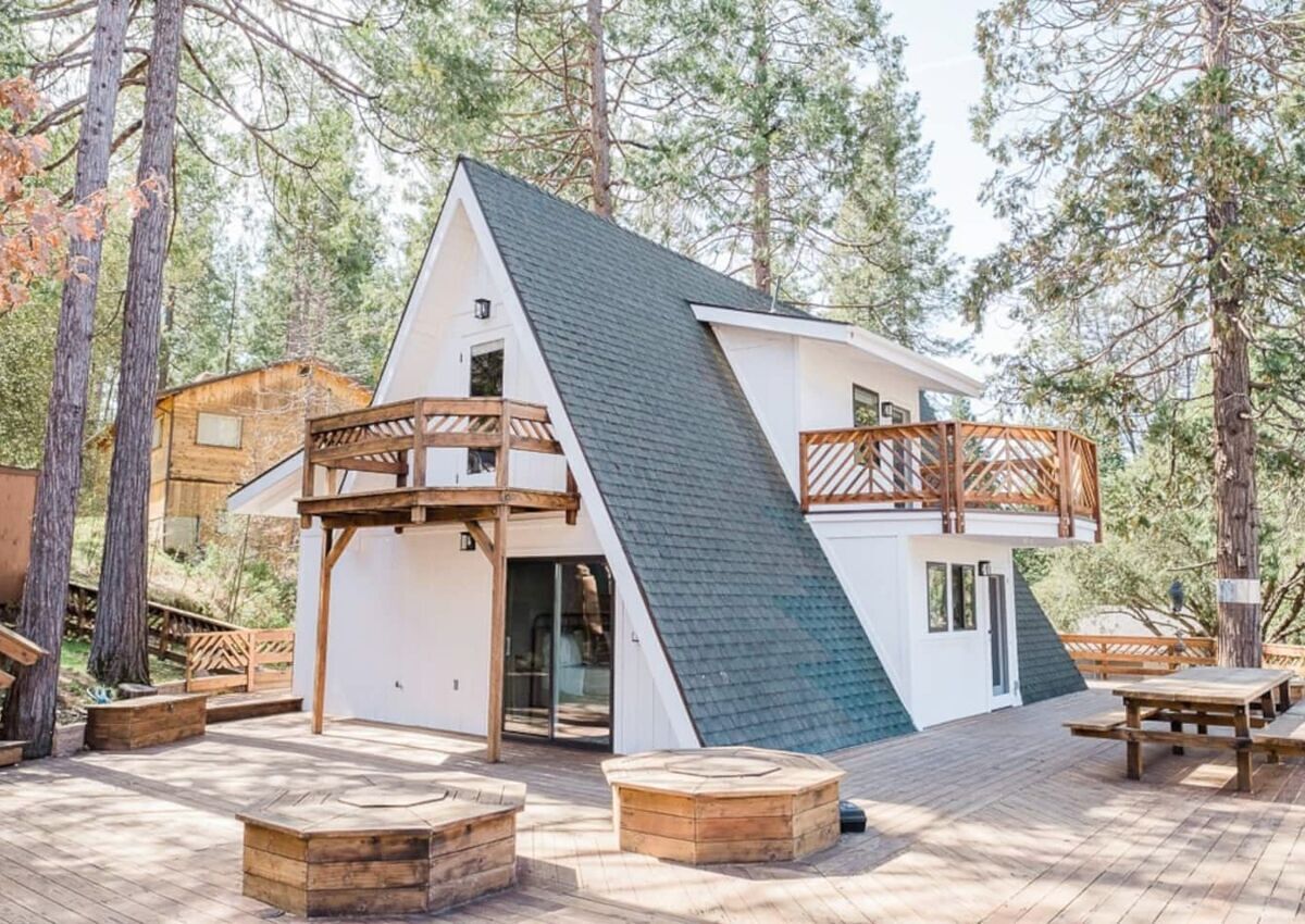 These Gorgeous Yosemite Cabins Put You Near the Park’s Best Attractions