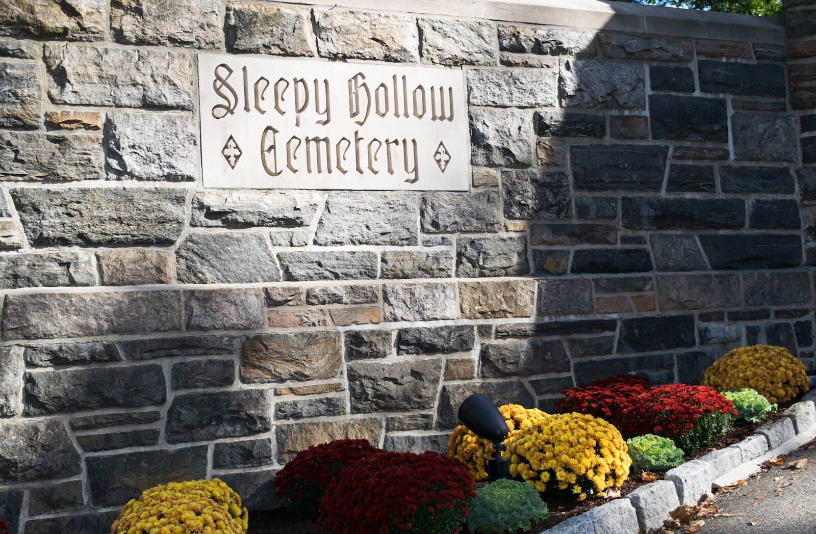 sleepy hollow cemetery sign